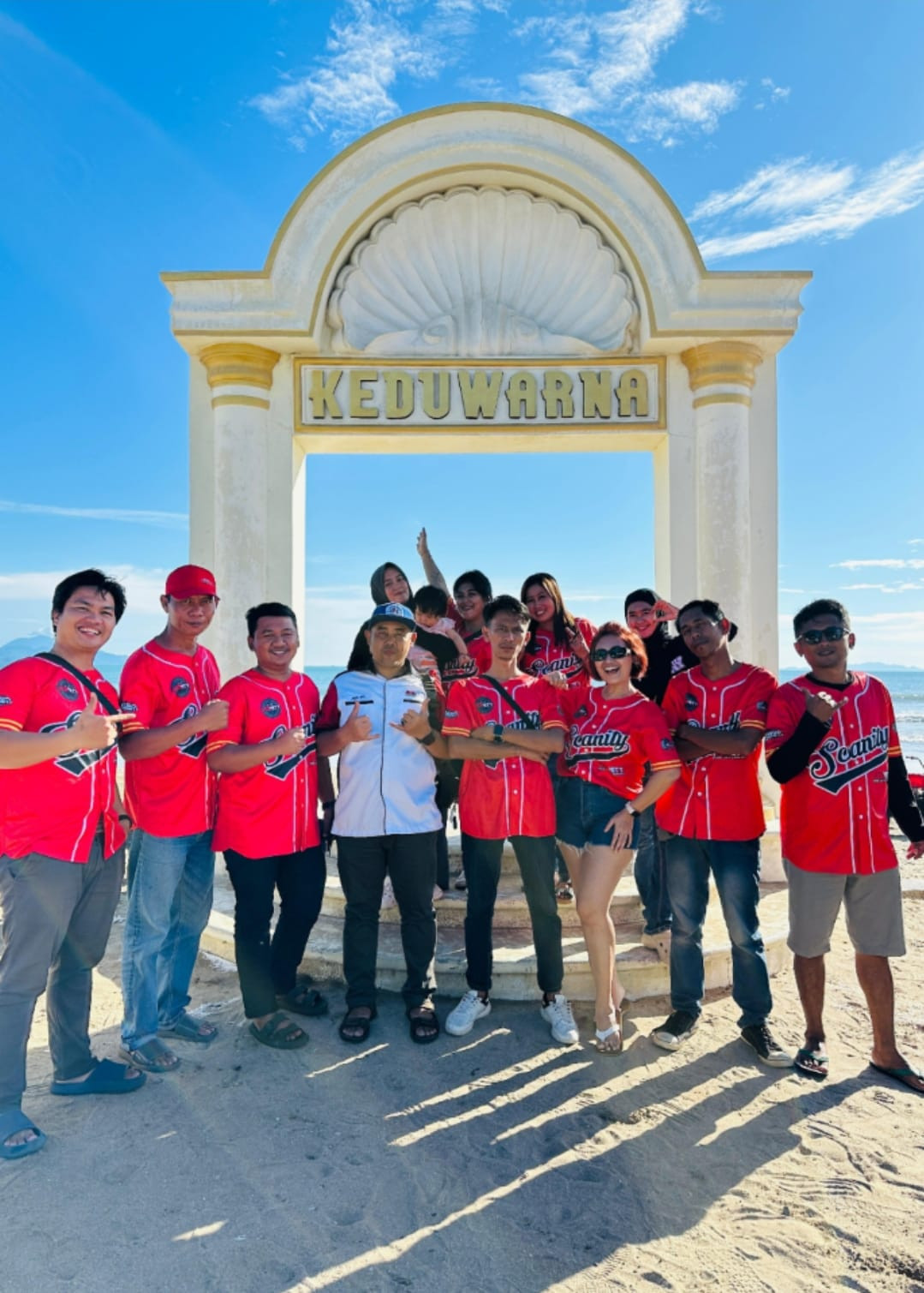 Foto bersama komunitas Scanity dan Rel Roda Empat Lampung